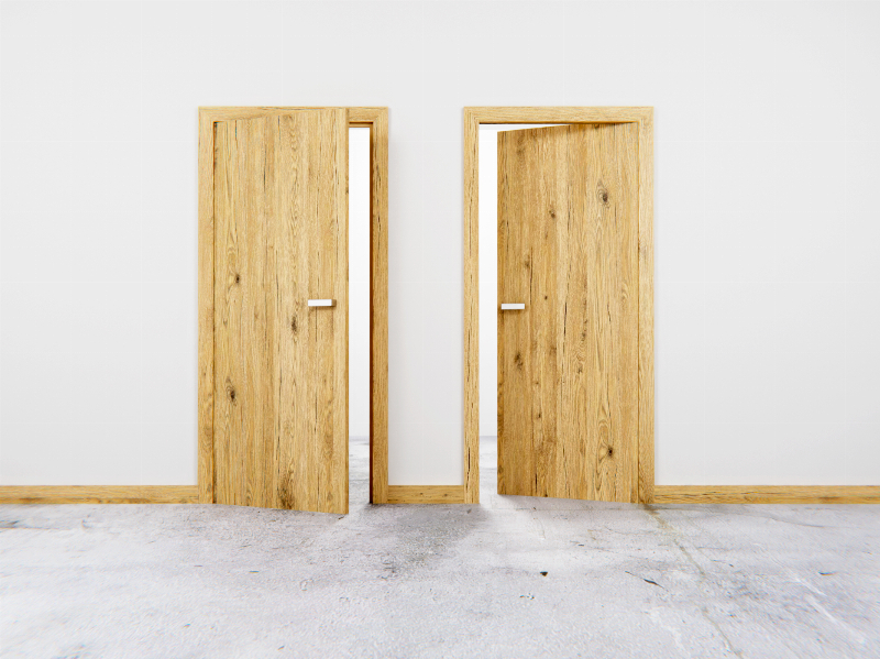 Reverzní otevírání interiérových dveří